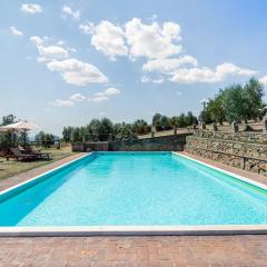 Cozy Holiday Home in Capraia e Limite with Pool