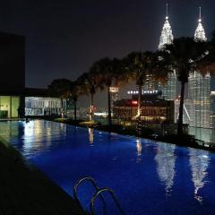 Lovely 3 Rooms with KLCC View, Pavilion & Netflix