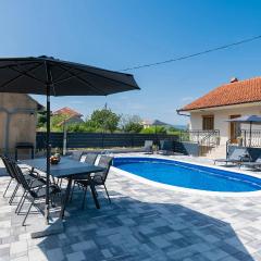Nice Home In Runovici With Outdoor Swimming Pool, Wifi And 2 Bedrooms