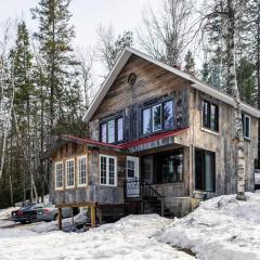 Charming Cottage In a Peaceful Forest & Calm River