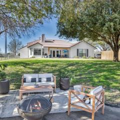 Lakefront Paradise with Firepit