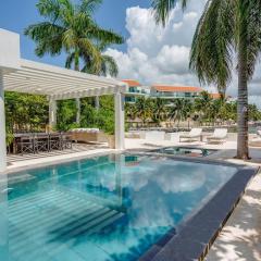 House with private pool, jacuzzi and pier