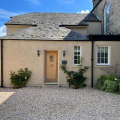 Quaint self contained cottage near Edinburgh.