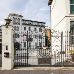 LUX Apartment 2 Milano Metro M2