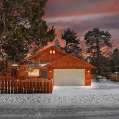 Timber lodge Retreat w/Game room
