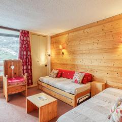 Apartment Chanteneige 301 by Interhome