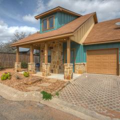 Luxury Modern Home with Hot tub Deck & Firepit!
