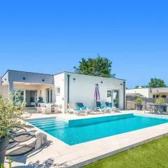 Villa Florentina by Villa Plus