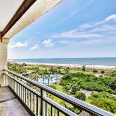 Oceanfront condo with spacious balcony, great views, AC & outdoor pool
