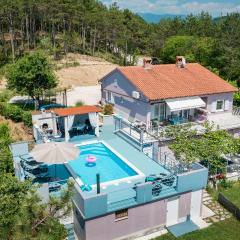 Gorgeous Home In Cerovlje With Kitchen