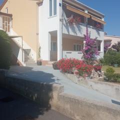 Rooms with a parking space Baska, Krk - 21617