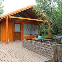 Relaxing and cozy cottage with hot tub