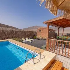 Casa Amaya - Spacious House with Pool, Large Garden, BBQ, 2 Terraces, and Ideal Location