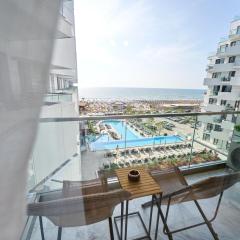 TGM Sunrise View - Infinity Pool & Spa Resort
