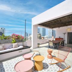Spanish Patio 3BR penthouse by HolyGuest