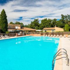 Provencal-style maisonette with large communal pool