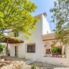 Beautiful Home In Roda De Bara With Wifi And 4 Bedrooms