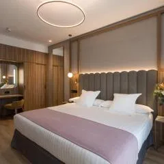 Hotel Giralda Center