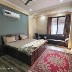4 Bedroom Luxury Independent floor, OSHO Villa, Jaipur Airport