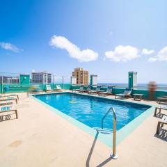 City View Luxurious 1 Bedroom mins from the beach