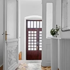 White Imperial Apartment