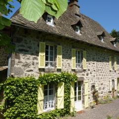 Gîte Vic-sur-Cère, 3 pièces, 4 personnes - FR-1-742-147