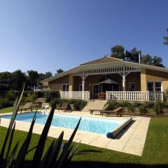 Gorgeous villa with a private pool at 2 km from the sea