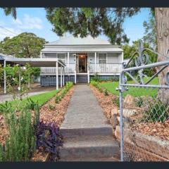 Belle Vue Cottage - East Toowoomba