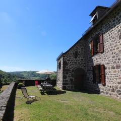 Gîte Saint-Martin-Valmeroux, 5 pièces, 10 personnes - FR-1-742-441