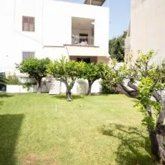 Casa Lisa a due passi dal mare con ampio giardino