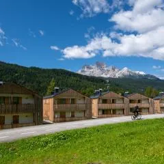 GreenWood Chalet - Spacious Alpine Retreat with Mountain Views
