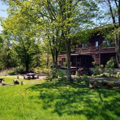 Forest Lodge -1 group only, 3 bed rooms & wide open space with superb mountain view-Niseko GURUGULU