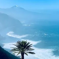 Cliffhanger spectacular view over North Coast