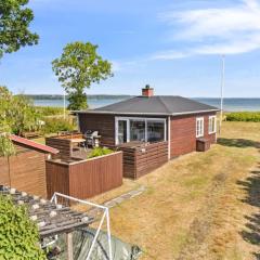 Holiday Home Mirkka - 50m from the sea in Funen by Interhome