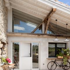 Wishome-Antigua cuadra rehabilitada con mucho encanto- Chimenea y piscina climat