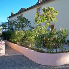Marsanne cottage for 22 people in the heart of the vineyard