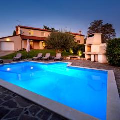 Villa Nina with Private pool near Poreč