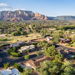 The Saddlerock House - Great Location, Views and Hot Tub!