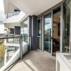2 Bed Apt with CAR Parking in SouthYarra（TF150221）