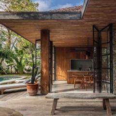 OLA HOUSE Uluwatu Bespoke 2 BR with Salt Water Pool 10 minutes to Best Beaches