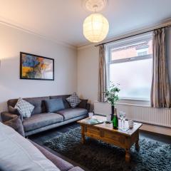 Stunning 2-Bed Home in Chester by 53 Degrees Property - Amazing location - Ideal for Couples & Groups - Sleeps 6