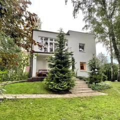Beautiful villa with garden in Milanówek