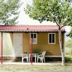 Carefully furnished chalet with a covered terrace, in Aragon