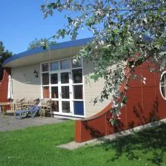 Bungalow in 's-Gravenzande with Nautical Charm