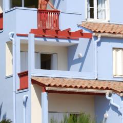 Colorful apartment with balcony or terrace 500m from the sea