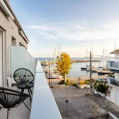Black & White Marina Studio, Kalamata Getaway (B1)