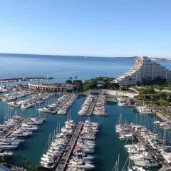 T3 luxe Marina Baie des Anges vue mer panoramique