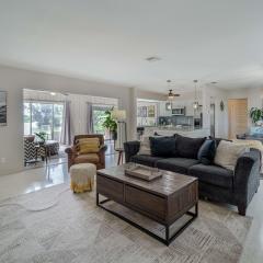 Stylish & Cozy home close to downtown and 10mins to beach