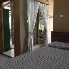 De Ikut Bojo Homestay