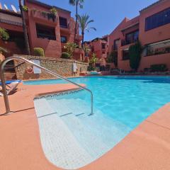 Luxury 2-Bed Apartment Elviria - Pool Sauna & gym